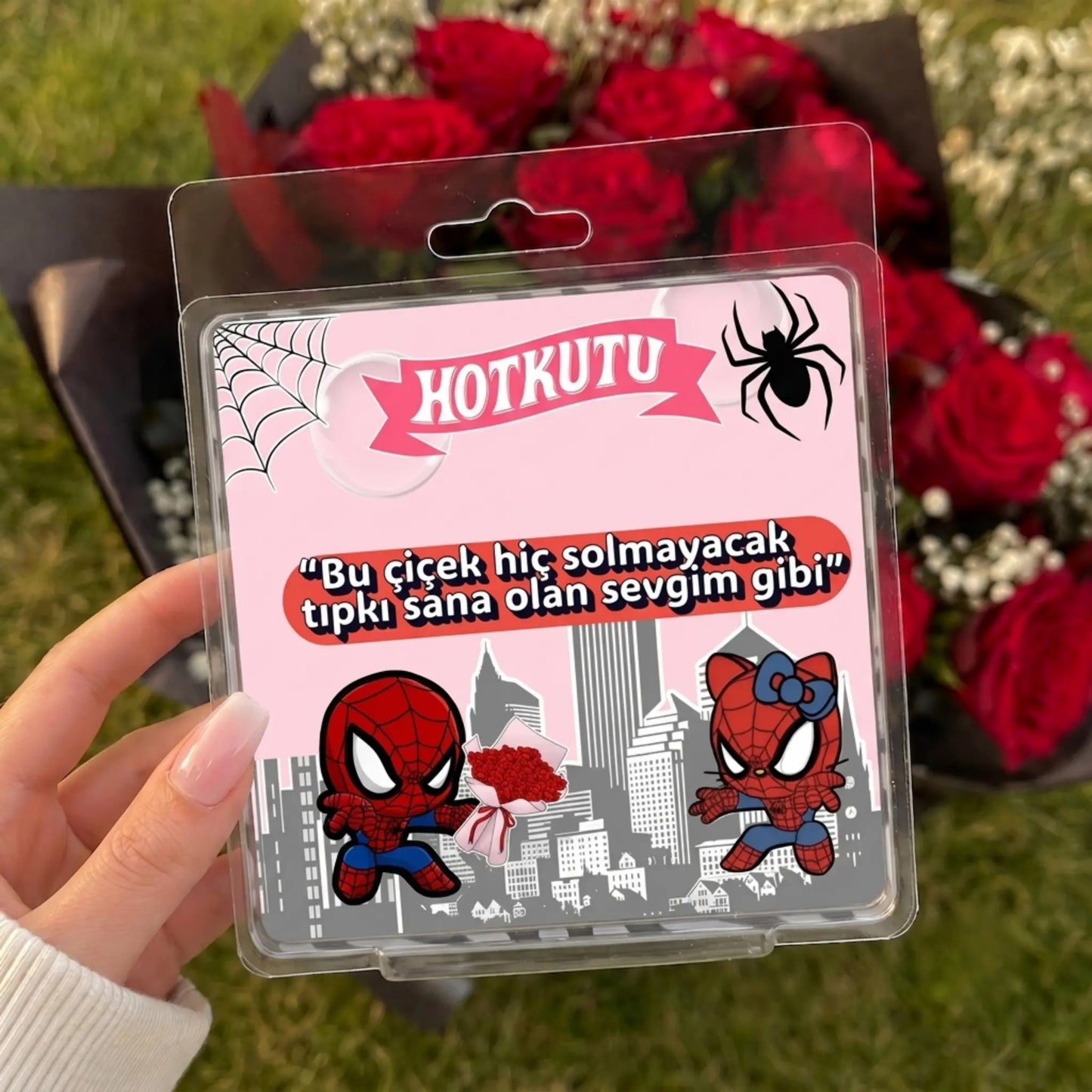 Spider-Man & Hello Kitty Mini Çiçek Buket